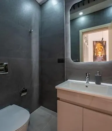Sehrin Merkezinde Sik Bir Daire - Ocek Homes Adin Apartment